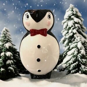 Johanna Parker Collectible Christmas/ Winter Season PENGUINE 🐧 PITCHER